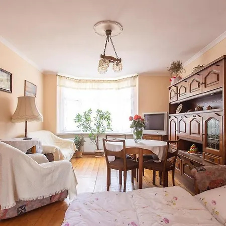 Dom Pod Rybia Skala 옐레니아구라